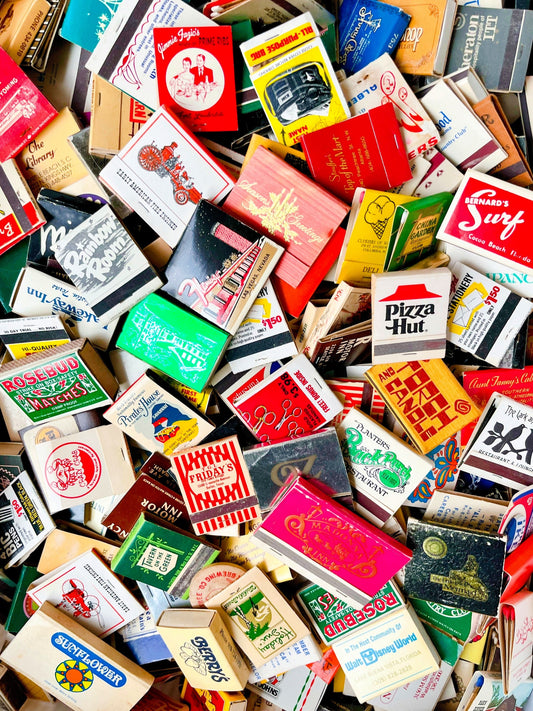 Random lot of 18 vintage matchbooks