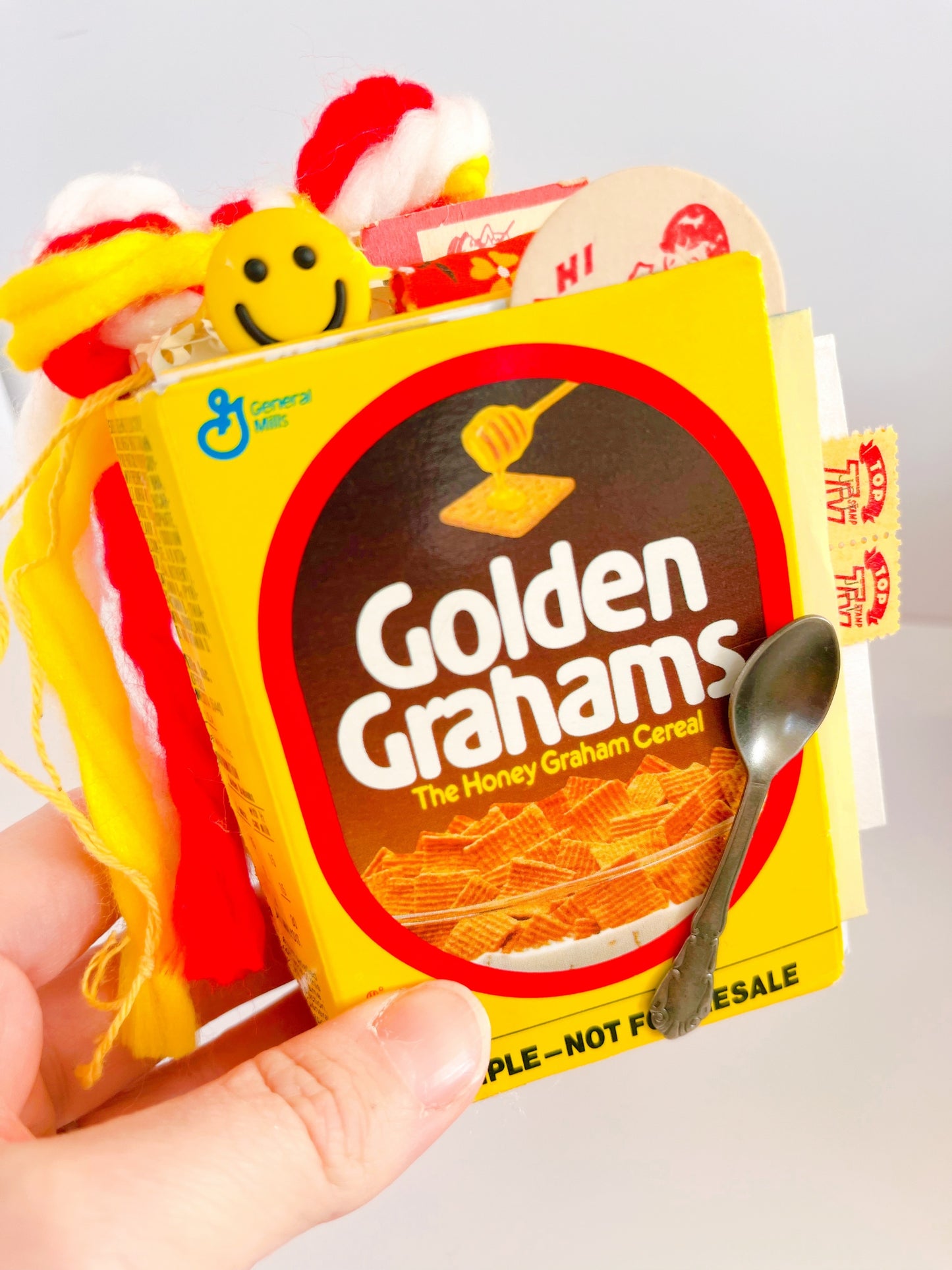 Retro Saturday morning mini cereal box handmade journal: Golden Grahams