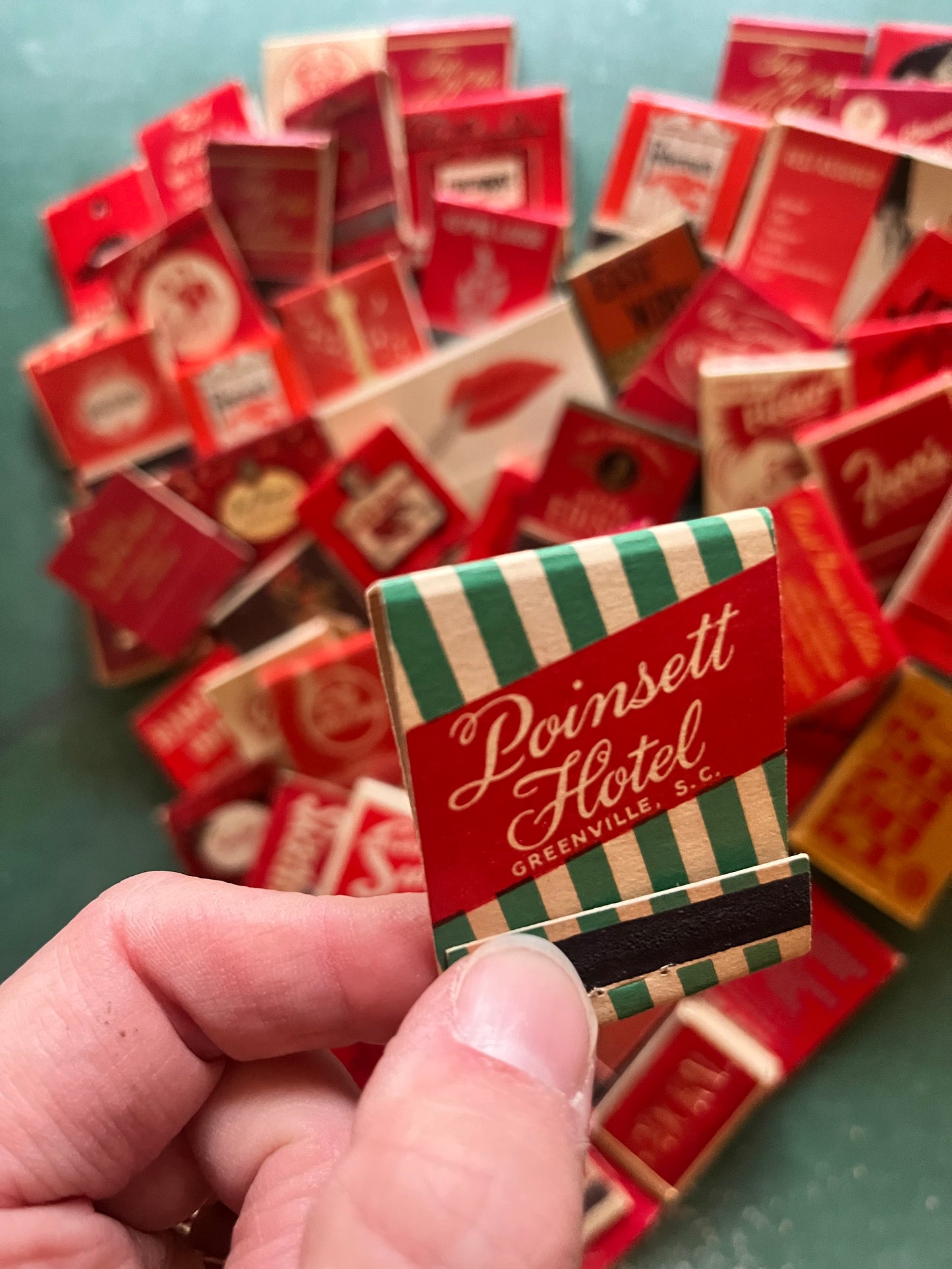 Random lot of 18 vintage matchbooks