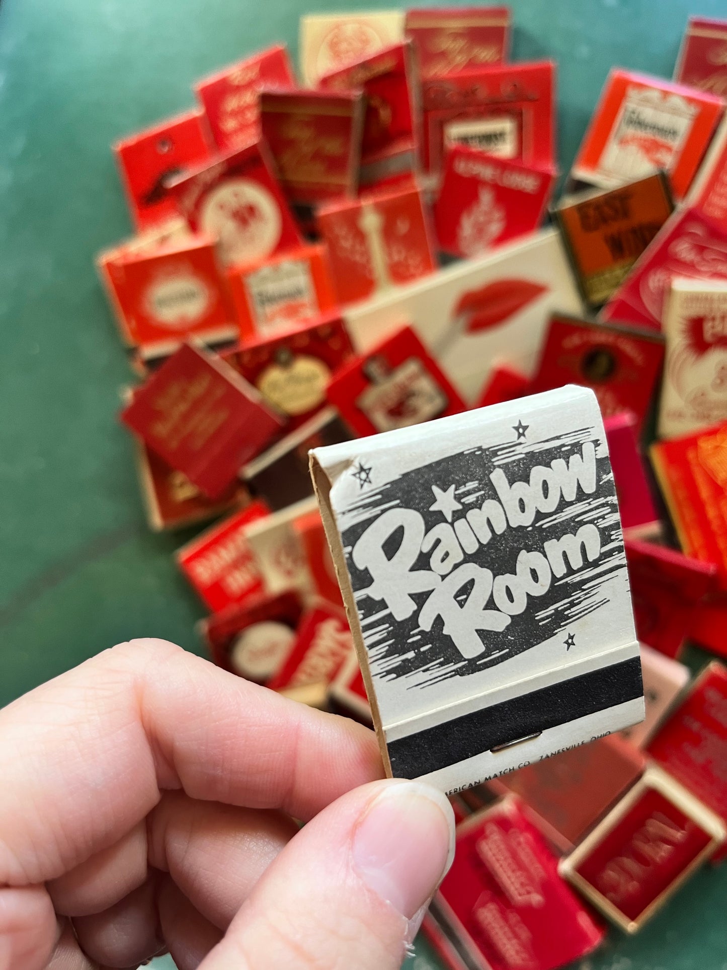 Random lot of 18 vintage matchbooks