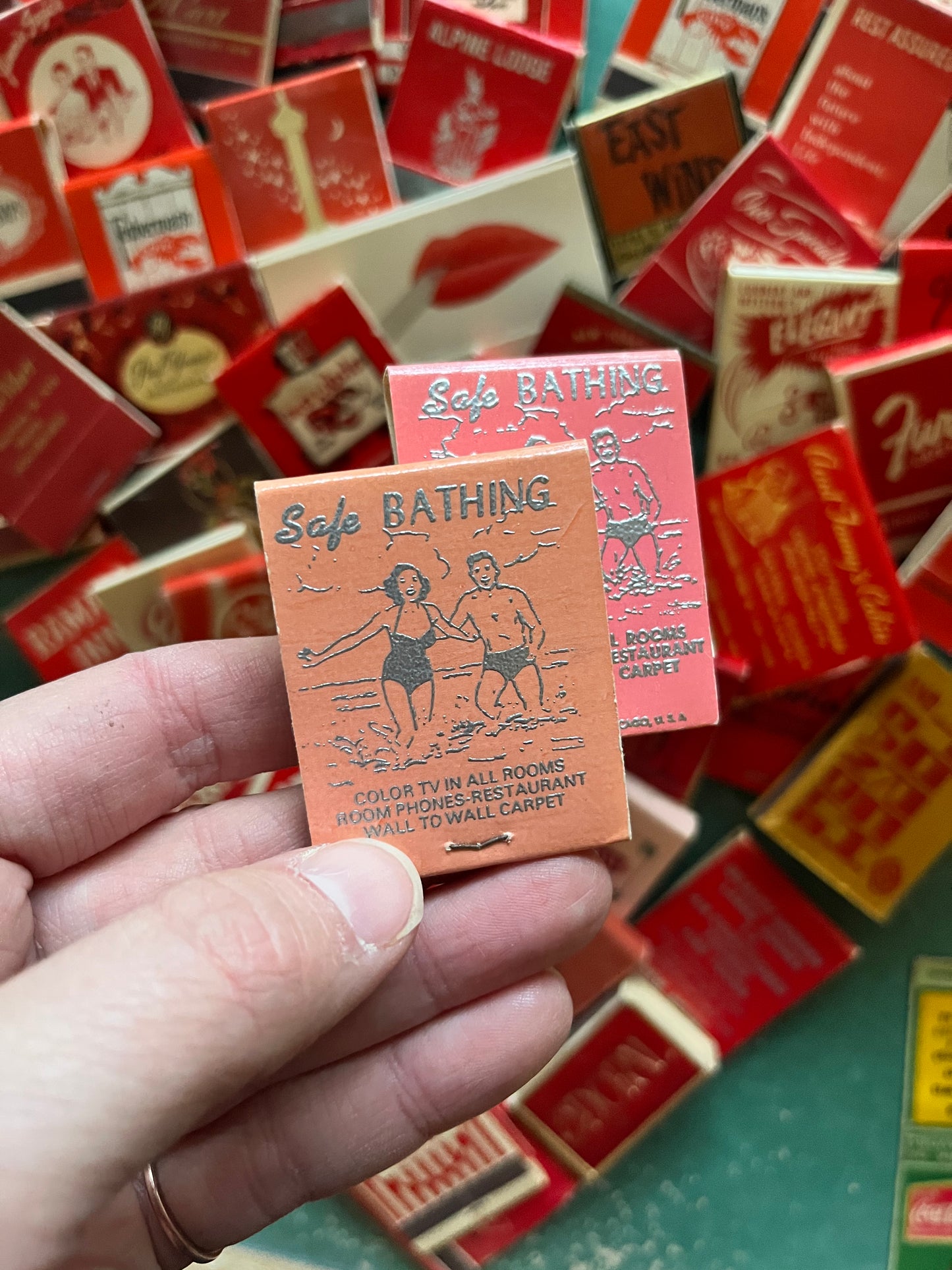 Random lot of 18 vintage matchbooks