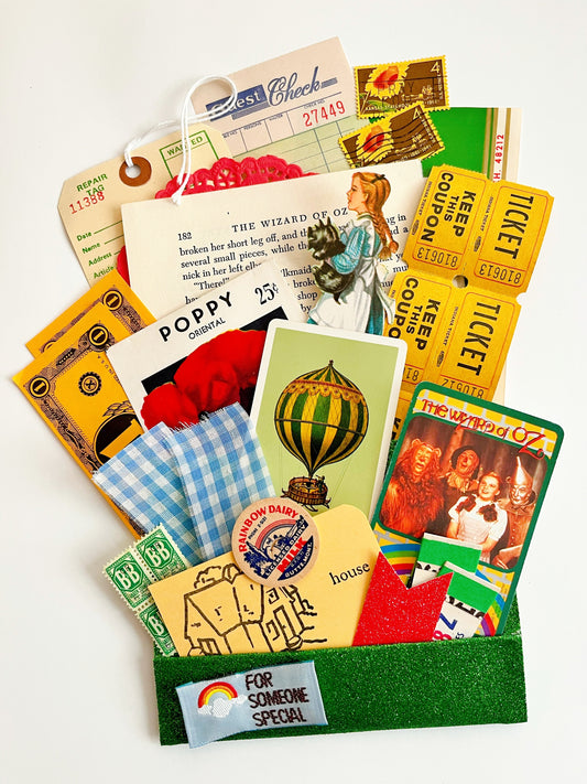 Oz ephemera pocket