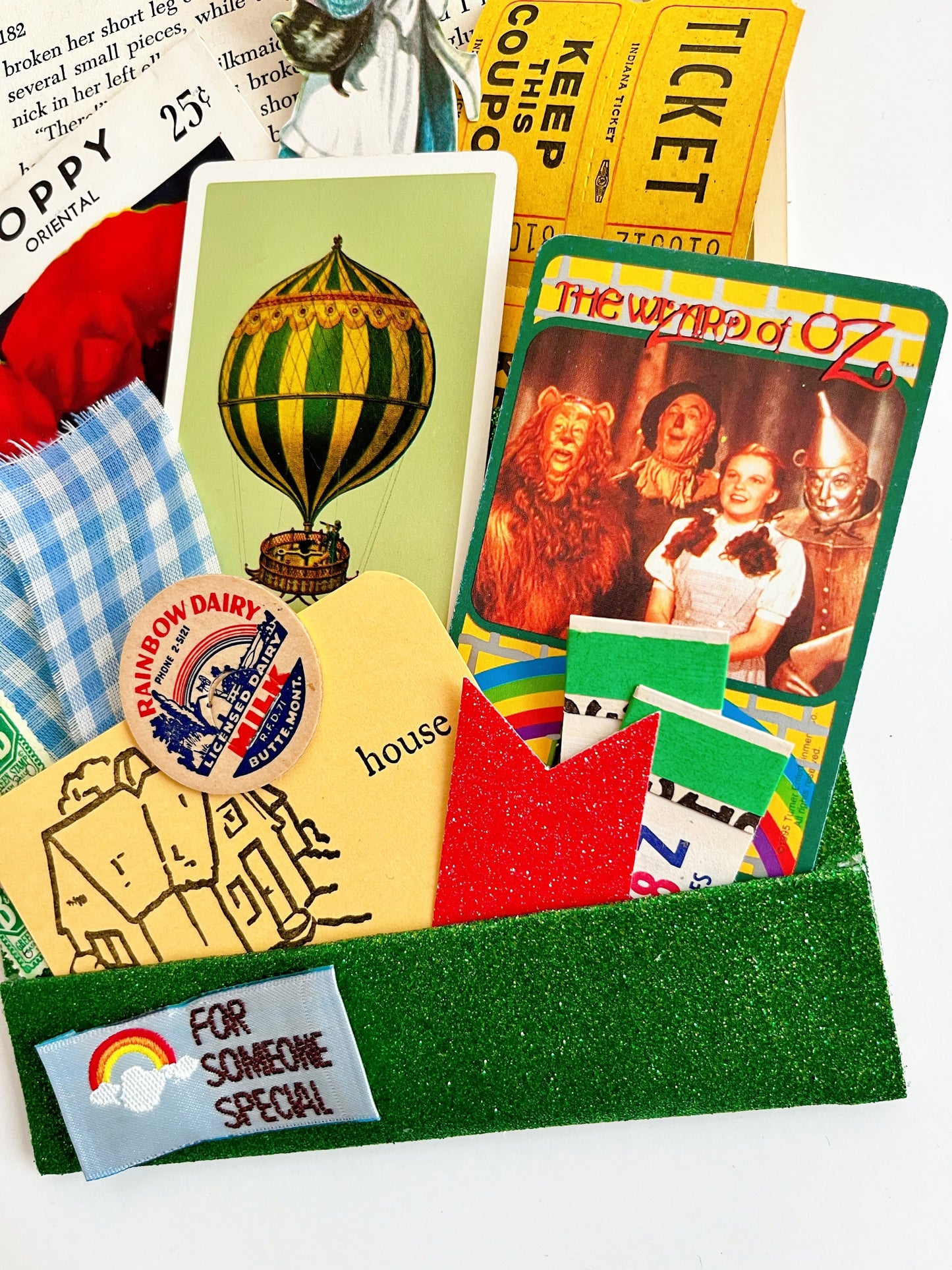 Oz ephemera pocket